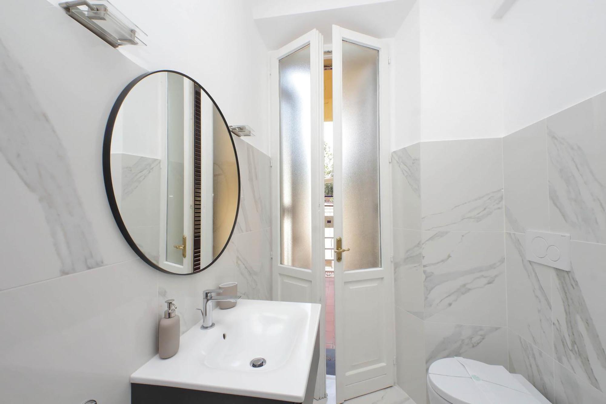 Ych-Comfortable 2 Bedrooms Flat Near Colosseum Rome Exterior photo