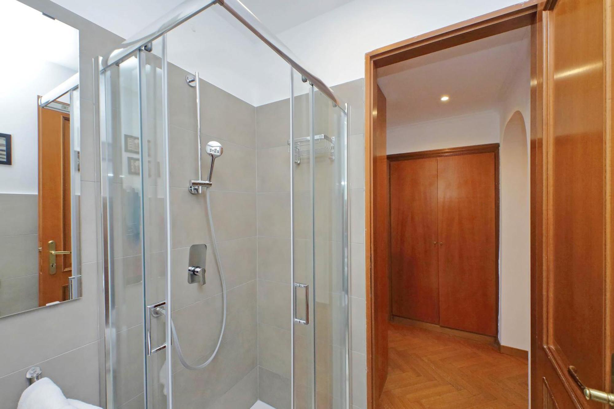 Ych-Comfortable 2 Bedrooms Flat Near Colosseum Rome Exterior photo